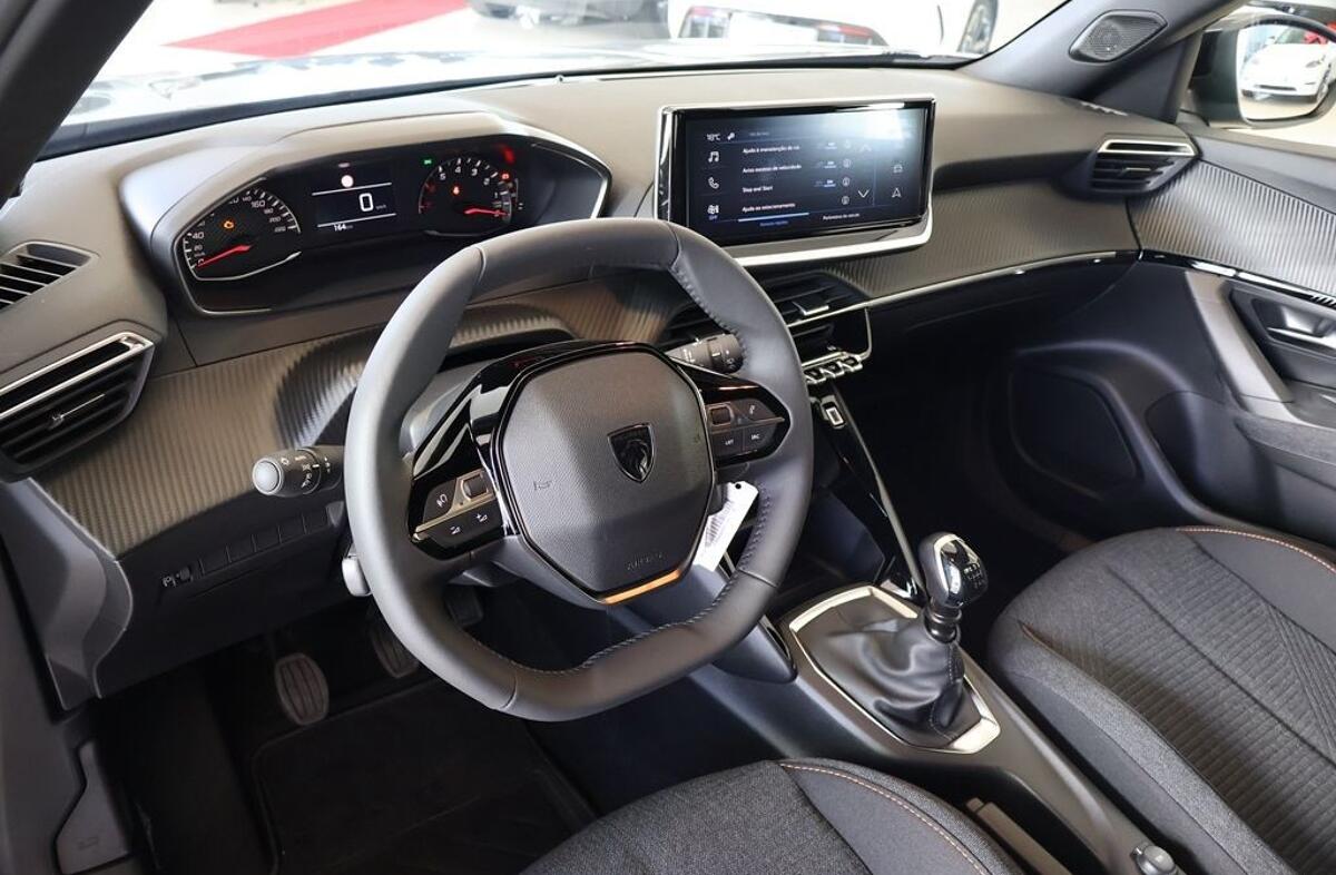 PEUGEOT 2008 1.2 PureTech Style