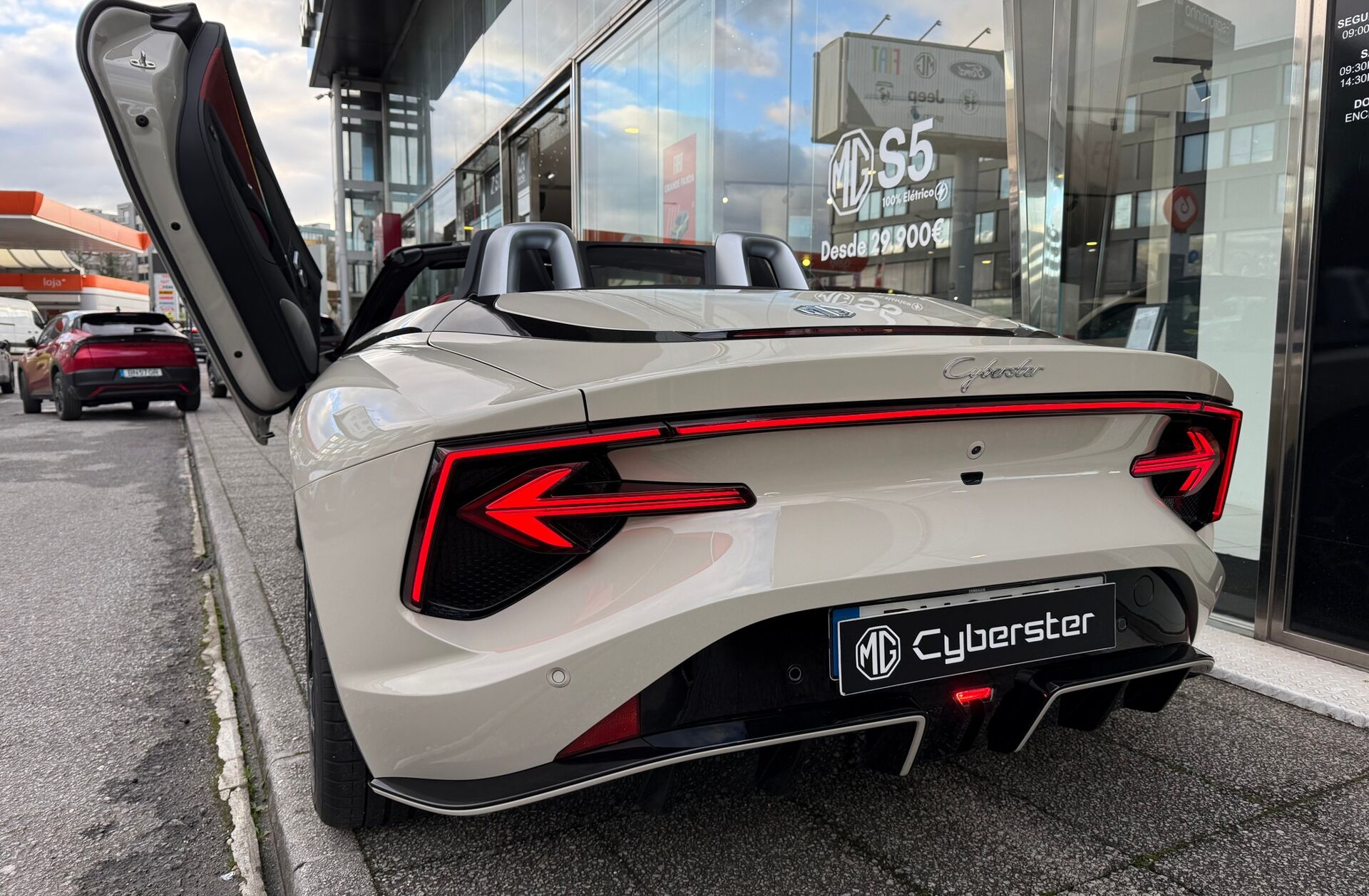 MG ZS 72.6 kWh Luxury