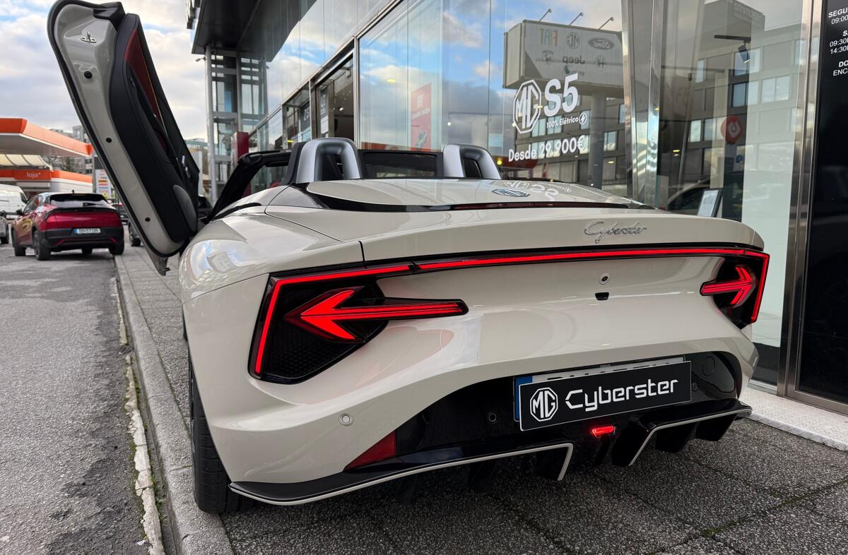 MG Cyberster 77 kWh
