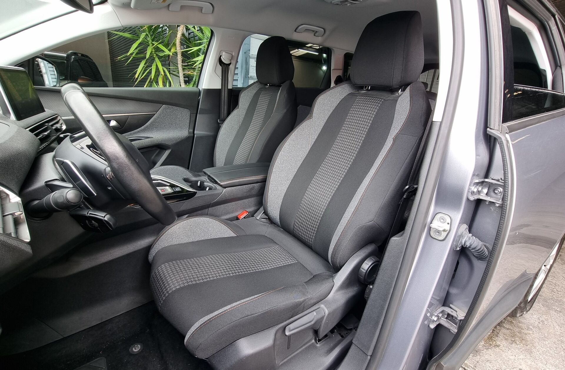 PEUGEOT 5008 1.5 BlueHDi Allure EAT8