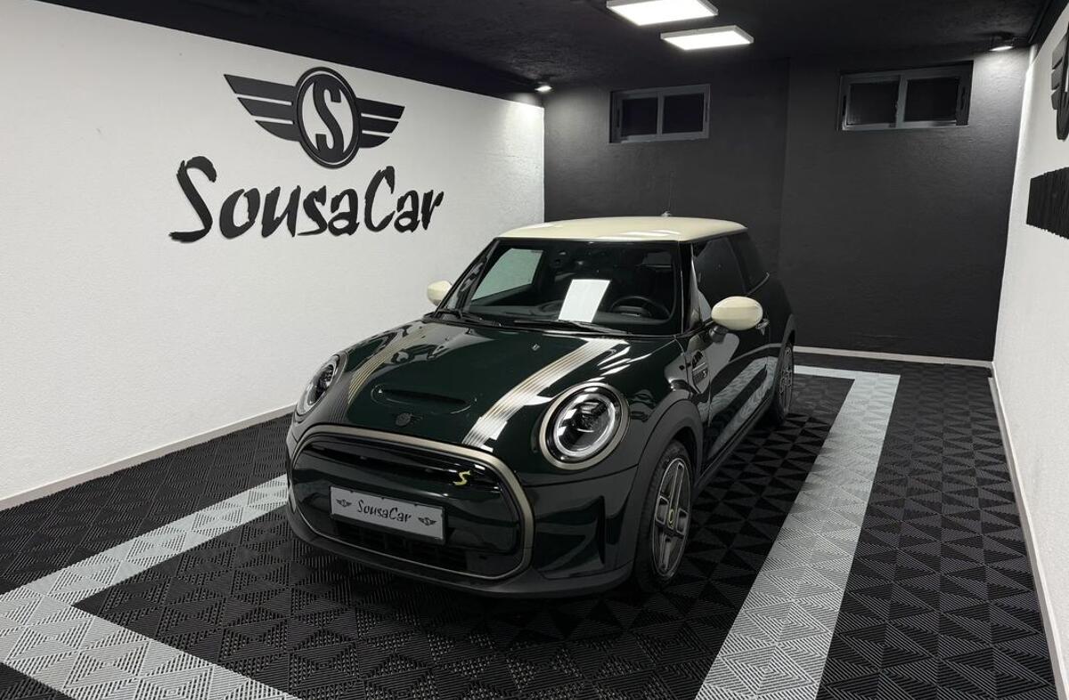 MINI Mini Cooper SE Resolute Edition