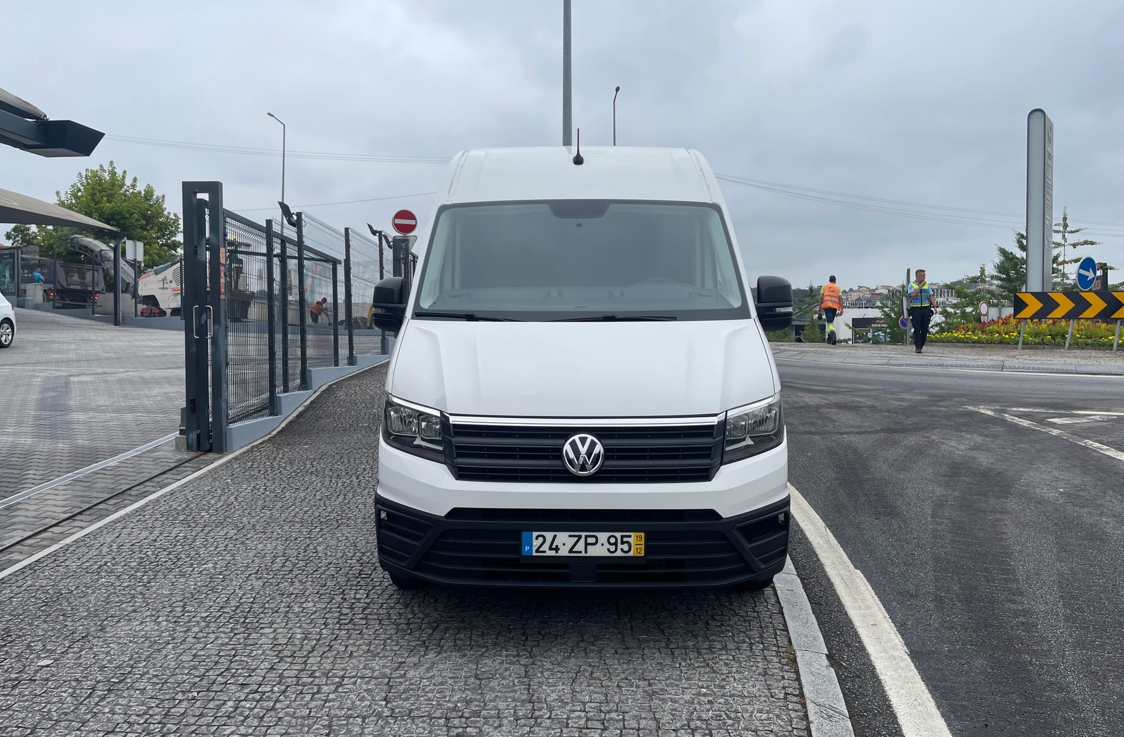 VOLKSWAGEN Crafter 35 2.0 TDI L3H3 Médio TA