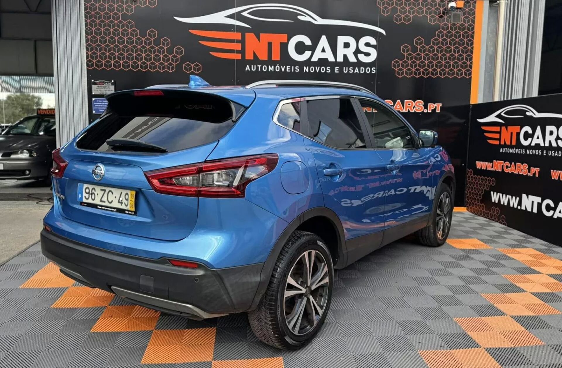 NISSAN Qashqai 1.5 dCi N-Connecta J18