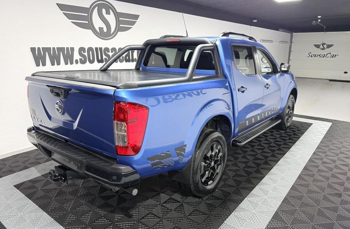 NISSAN Navara 2.3 dCi CD 4WD N-Guard Auto