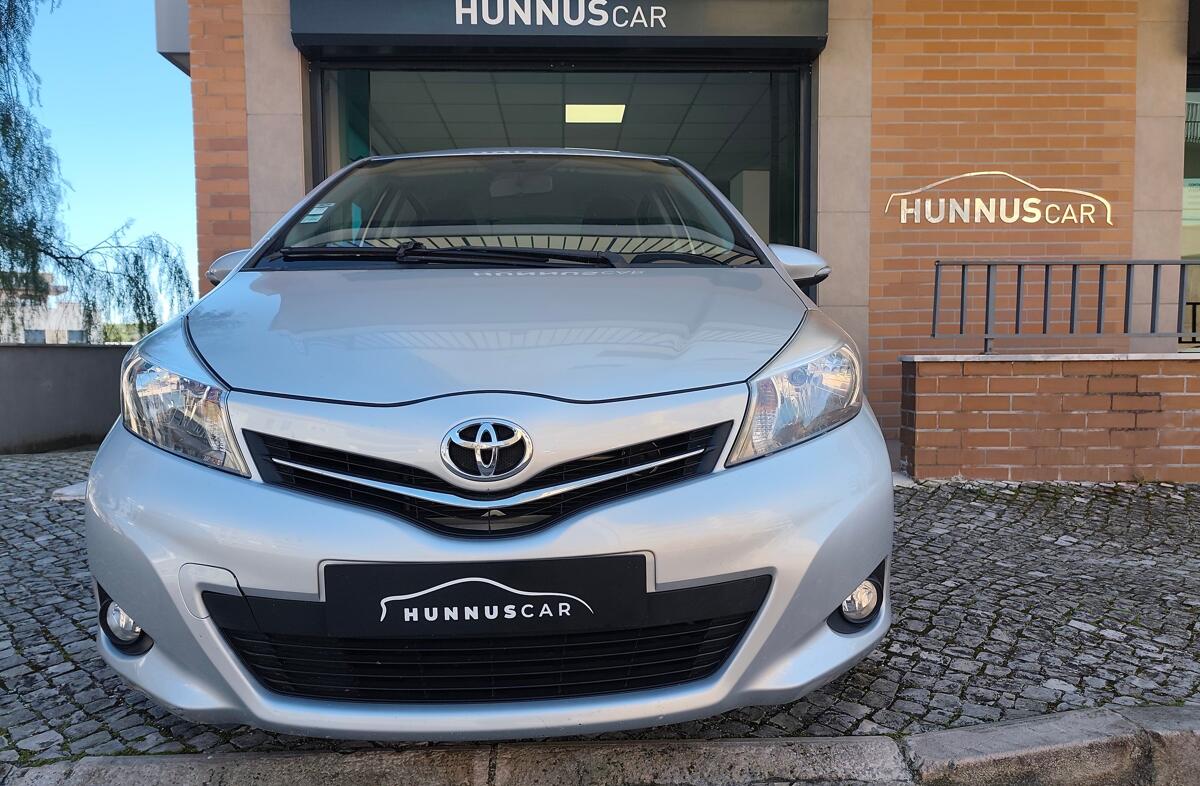 TOYOTA Yaris 1.0 VVT-i Co.+PS+P.Techno