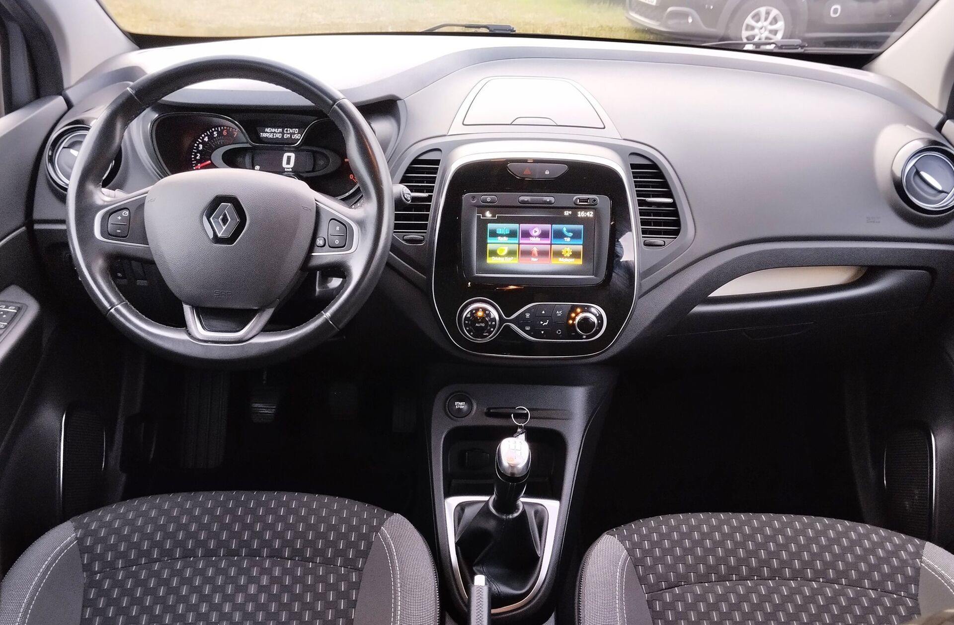 RENAULT Captur 0.9 TCe Exclusive