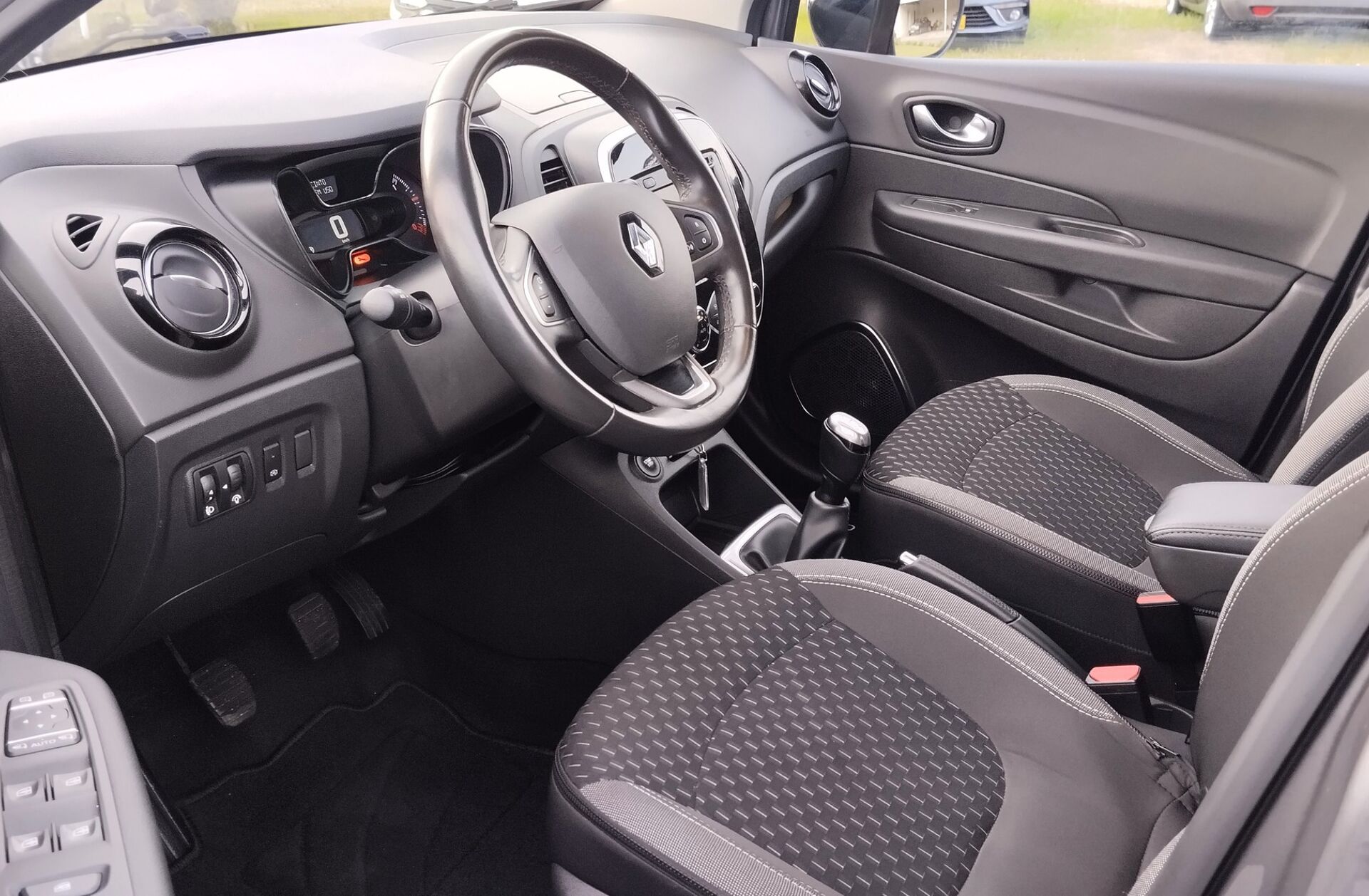 RENAULT Captur 0.9 TCe Exclusive