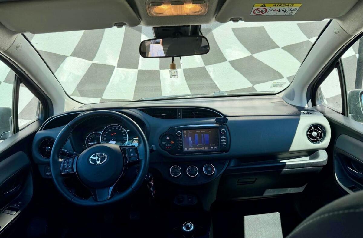 TOYOTA Yaris 1.0 VVT-i Exclusive