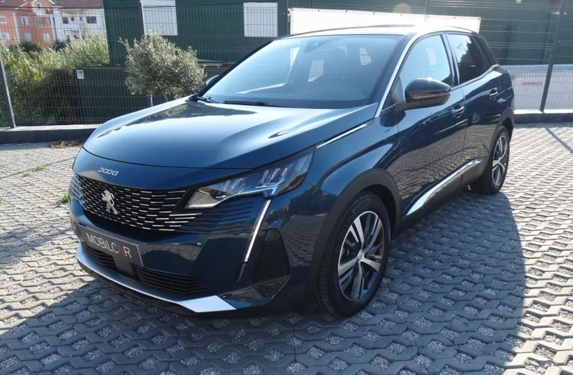 PEUGEOT 3008 1.6 Hybrid Allure e-EAT8