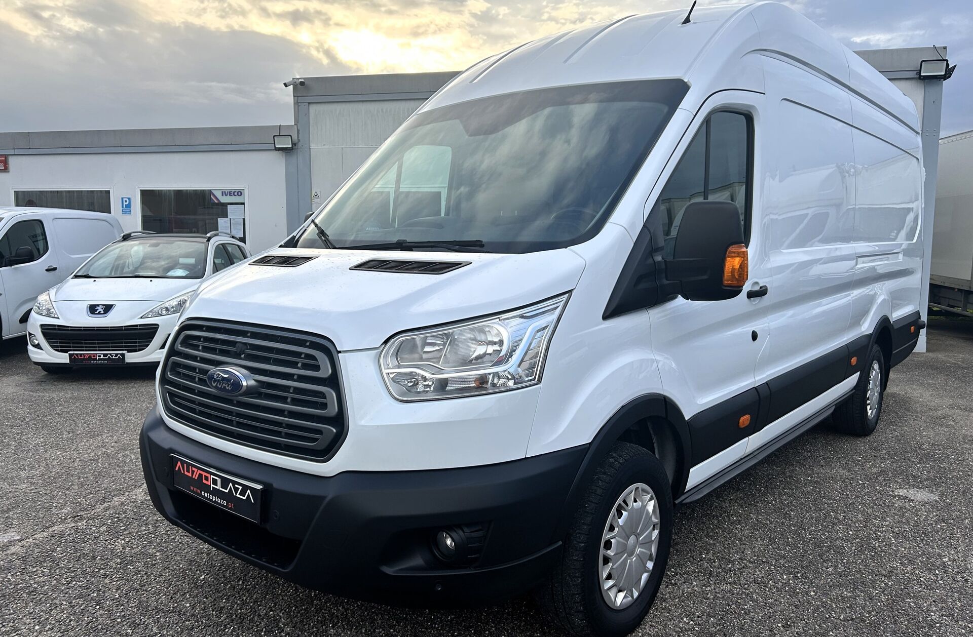 FORD Transit 470 L4 2.2 TDCi H3 Ambiente