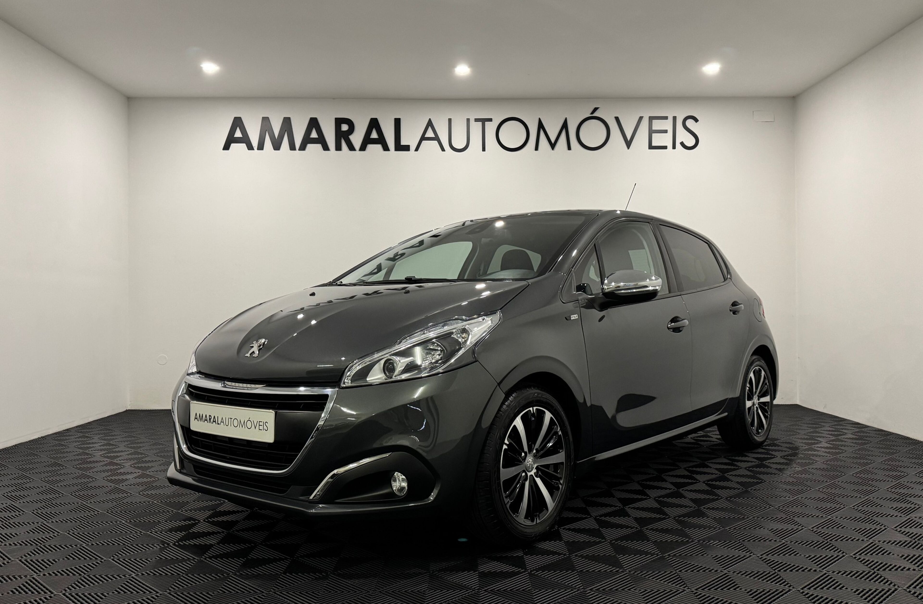 PEUGEOT 208 1.6 BlueHDi Style