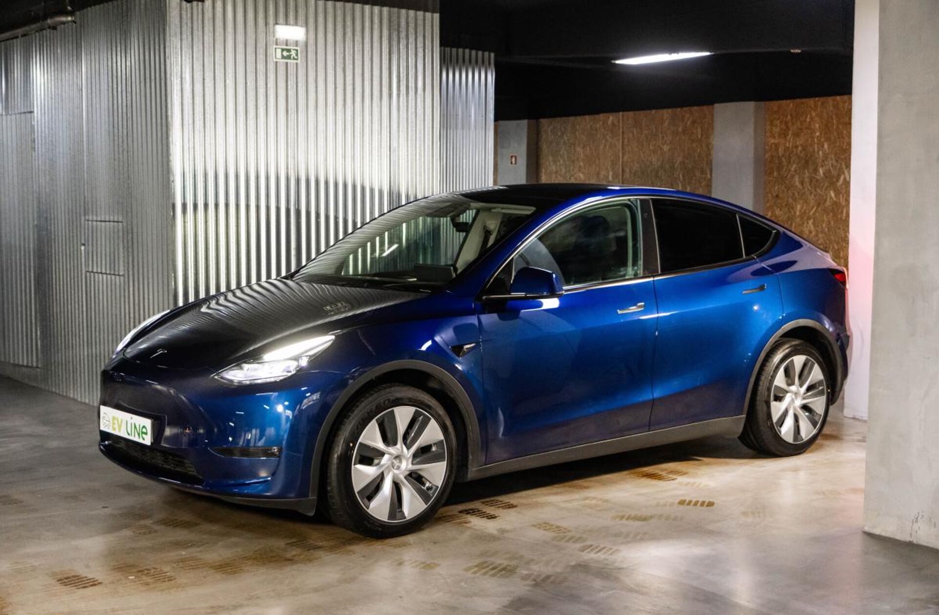TESLA Model Y Long Range Tração Integral