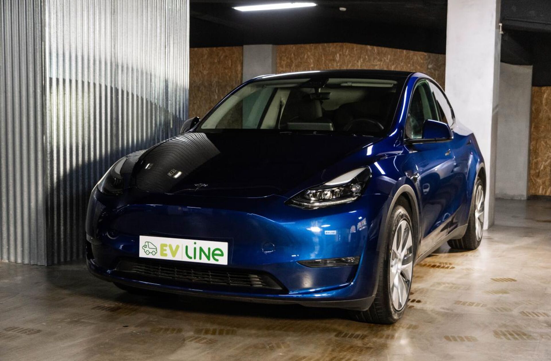 TESLA Model Y Long Range Tração Integral