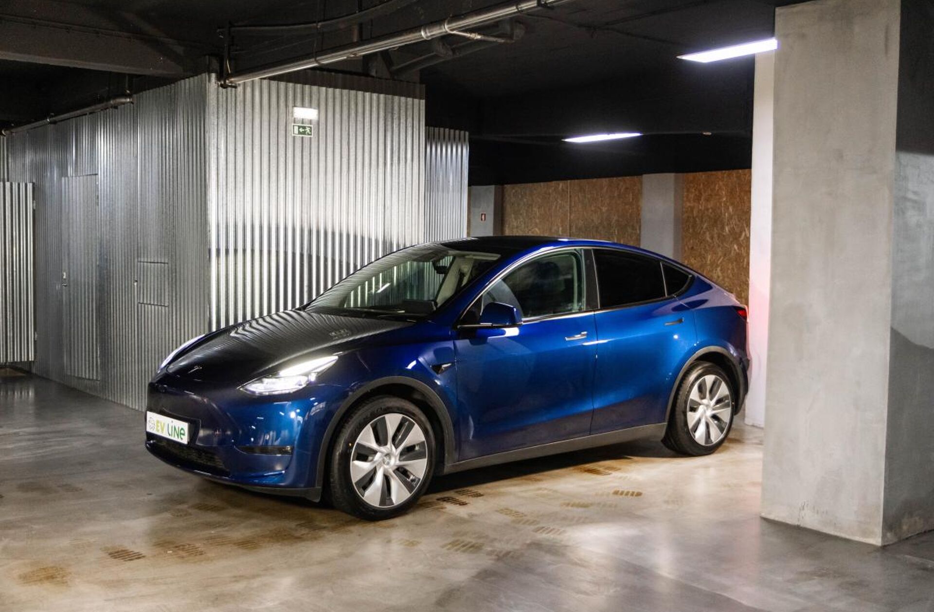 TESLA Model Y Long Range Tração Integral