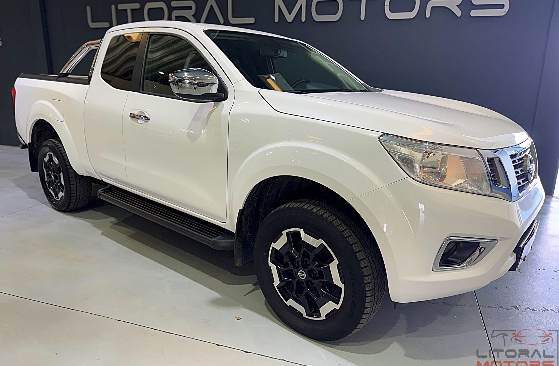 NISSAN Navara 2.3 dCi KC 4WD N-Connecta