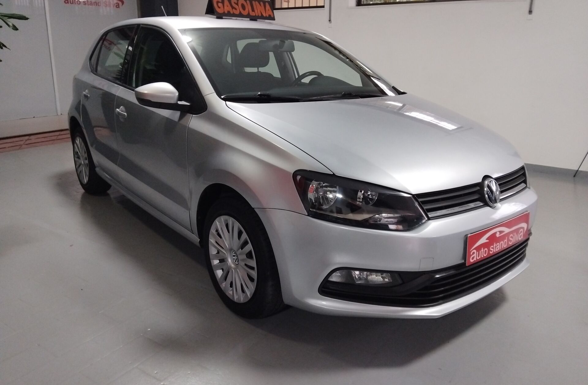 VOLKSWAGEN Polo 1.0 Confortline