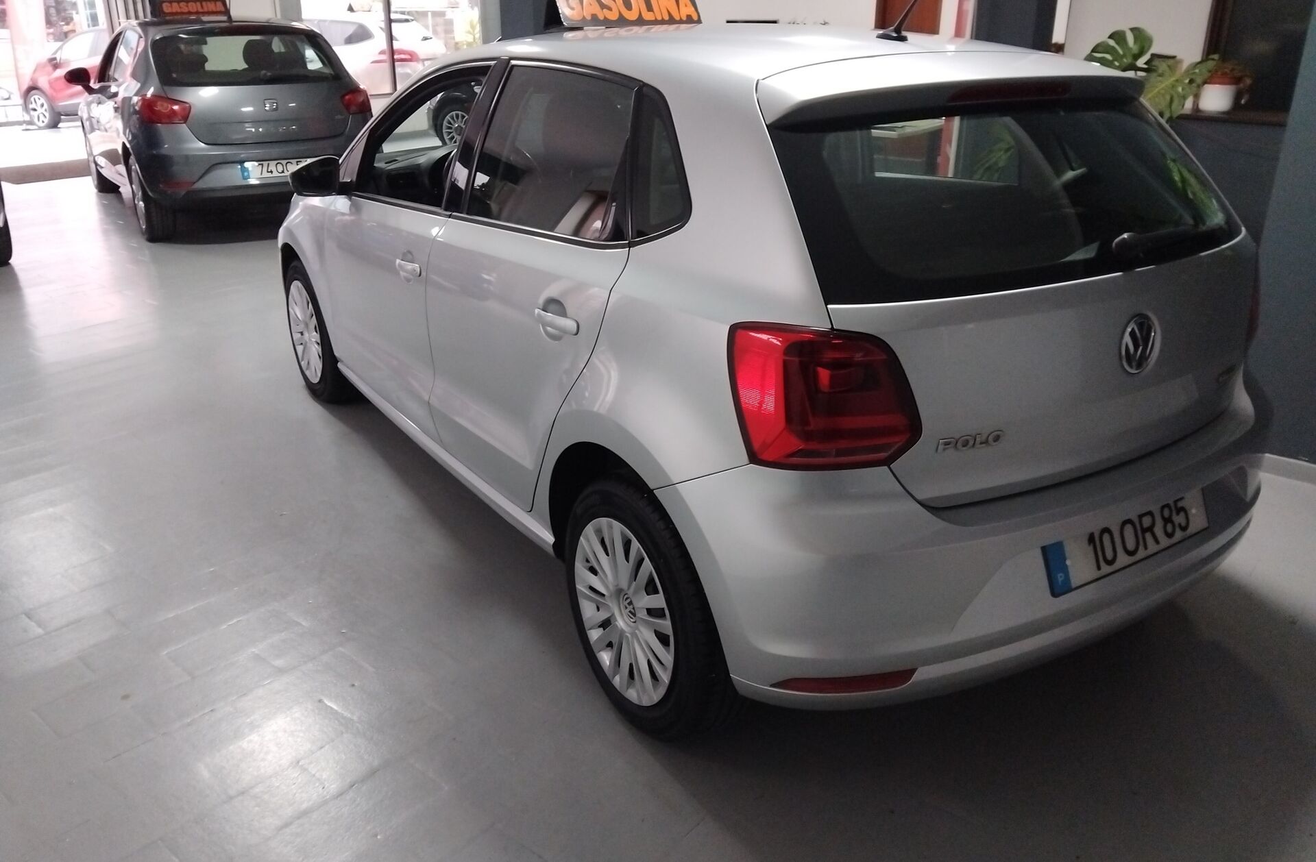 VOLKSWAGEN Polo 1.0 Confortline