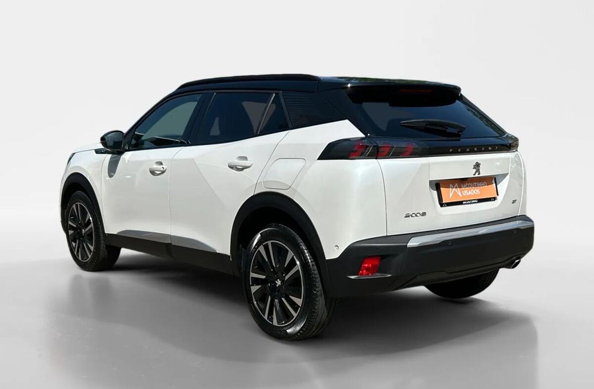 PEUGEOT 2008 1.5 BlueHDi GT EAT8