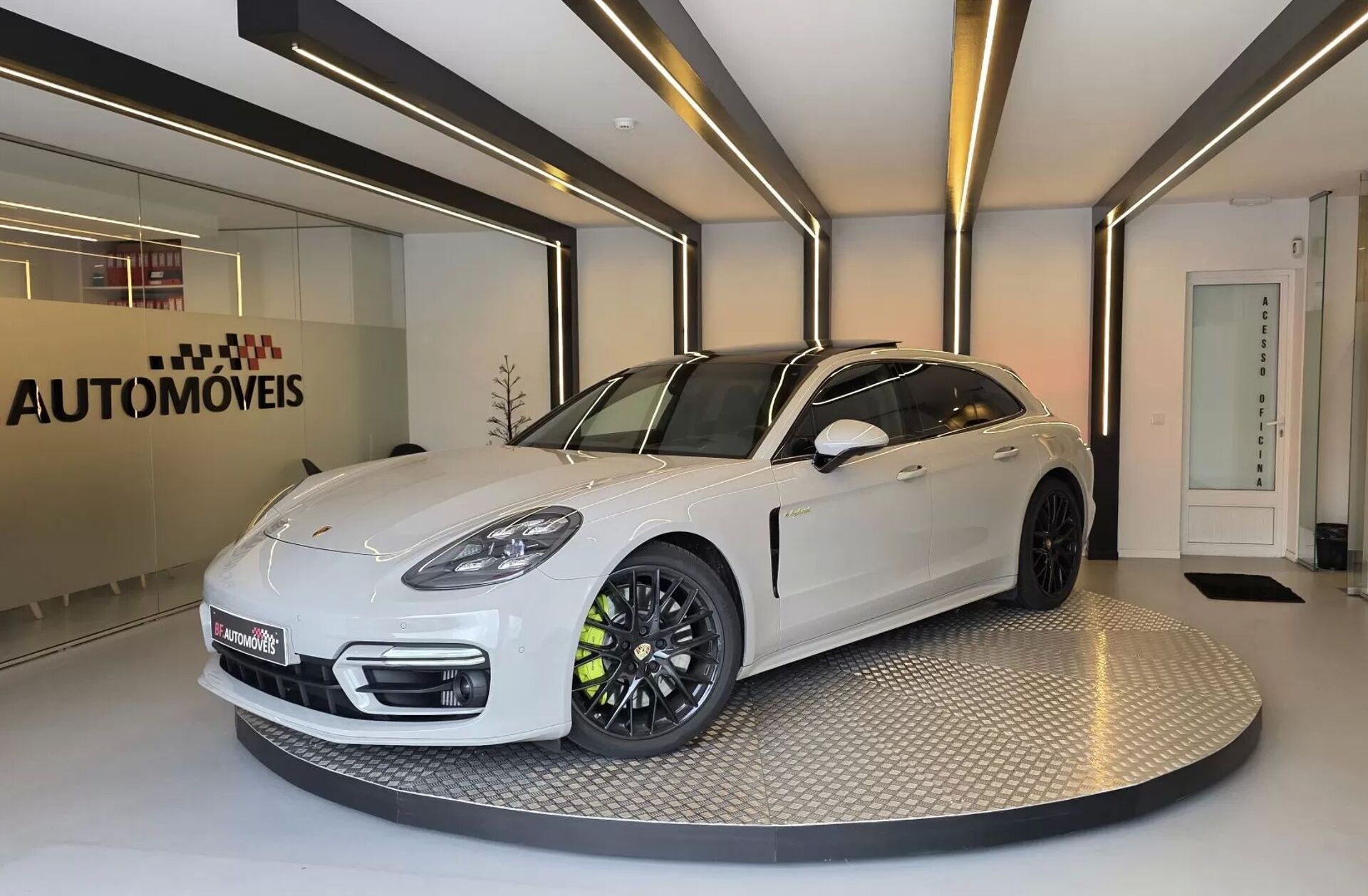 PORSCHE Panamera 4S E-Hybrid