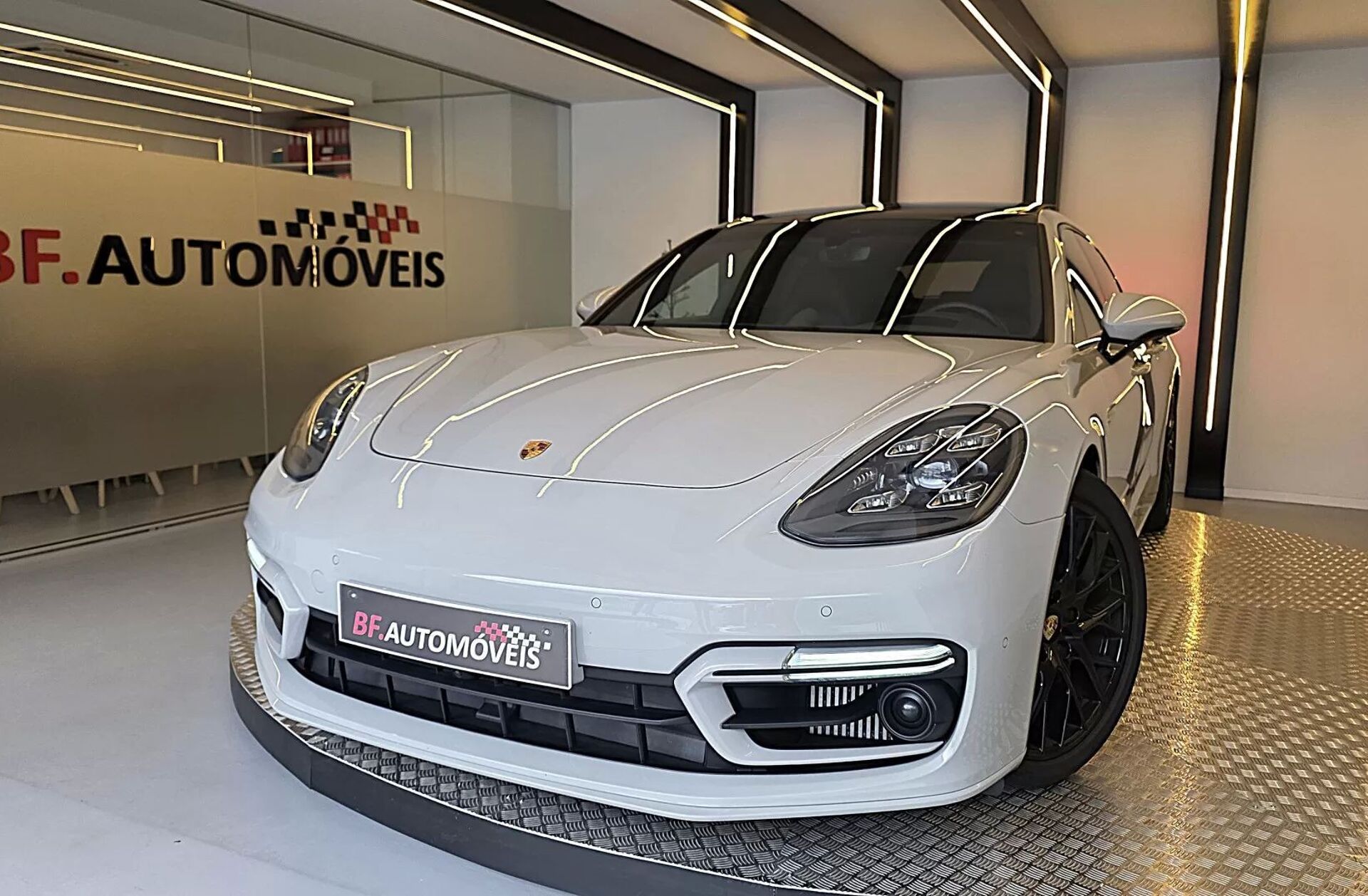 PORSCHE Panamera 4S E-Hybrid