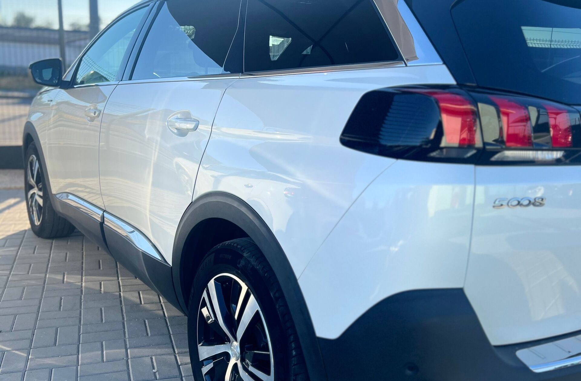 PEUGEOT 5008 1.5 BlueHDi GT Line