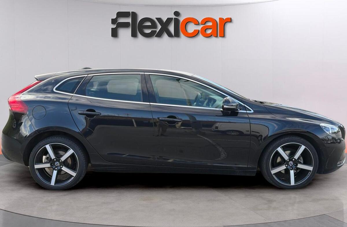 VOLVO V40 1.6 D2 R-Design