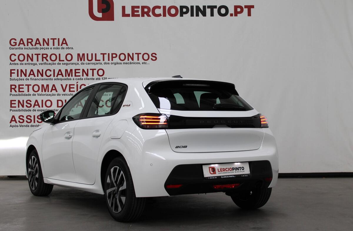 PEUGEOT 208 1.2 Hybrid Style e-DCS6