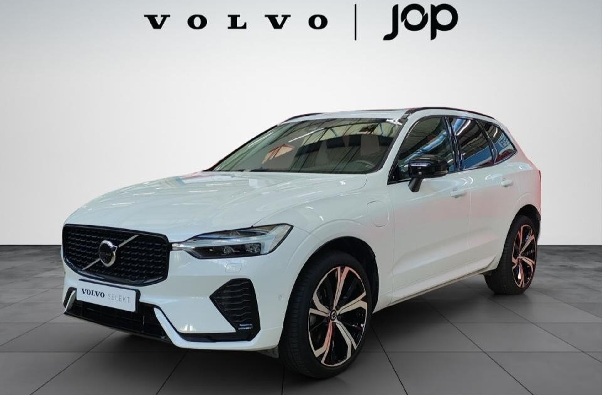 VOLVO XC60 2.0 T6 PHEV Ultimate Dark AWD