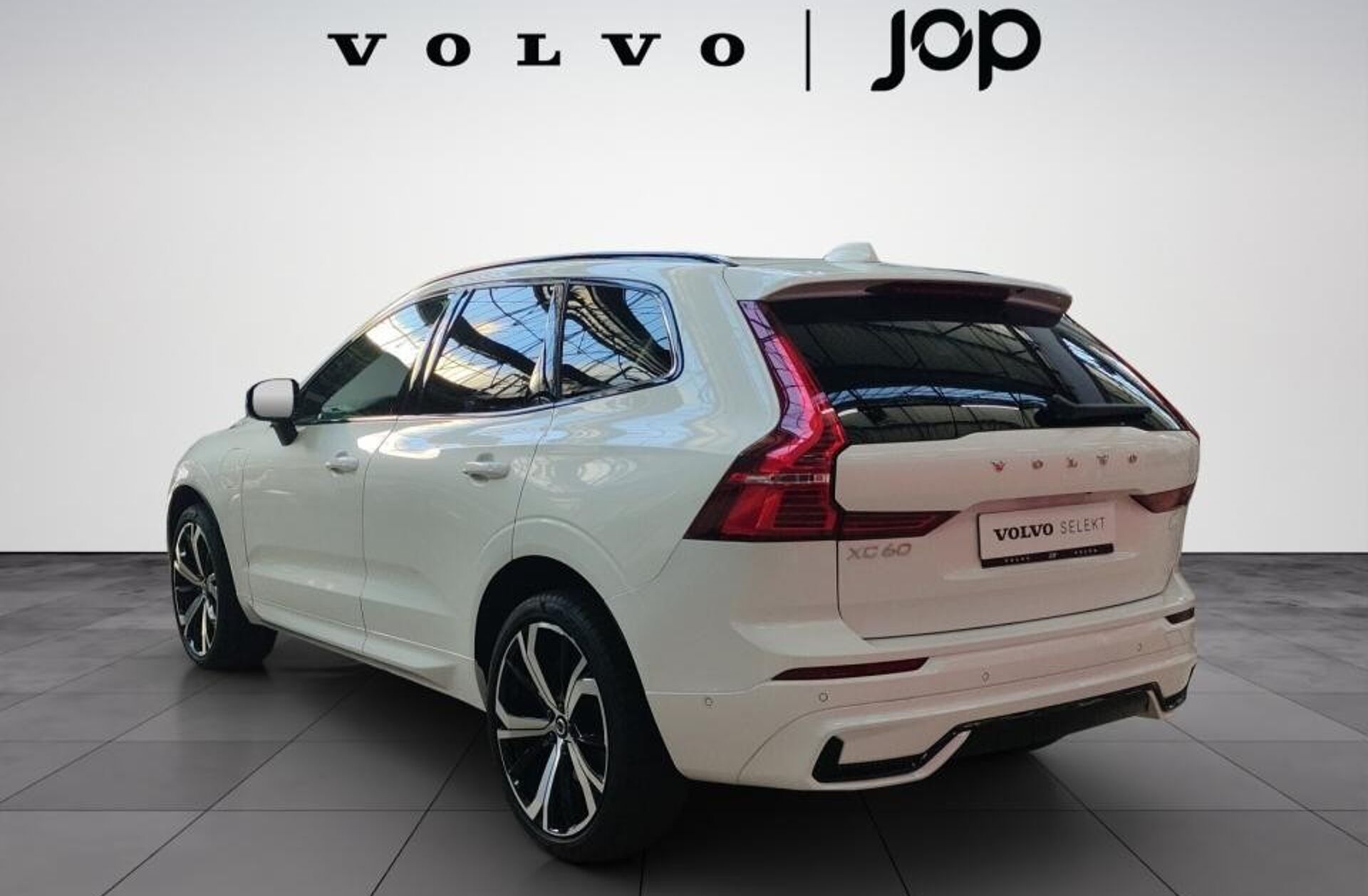 VOLVO XC60 2.0 T6 PHEV Ultimate Dark AWD