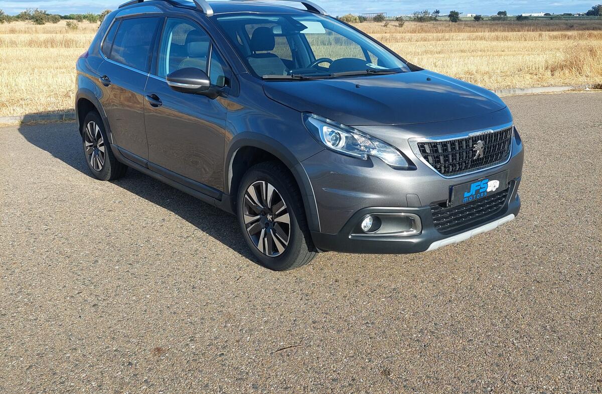 PEUGEOT 2008 1.2 PureTech Allure