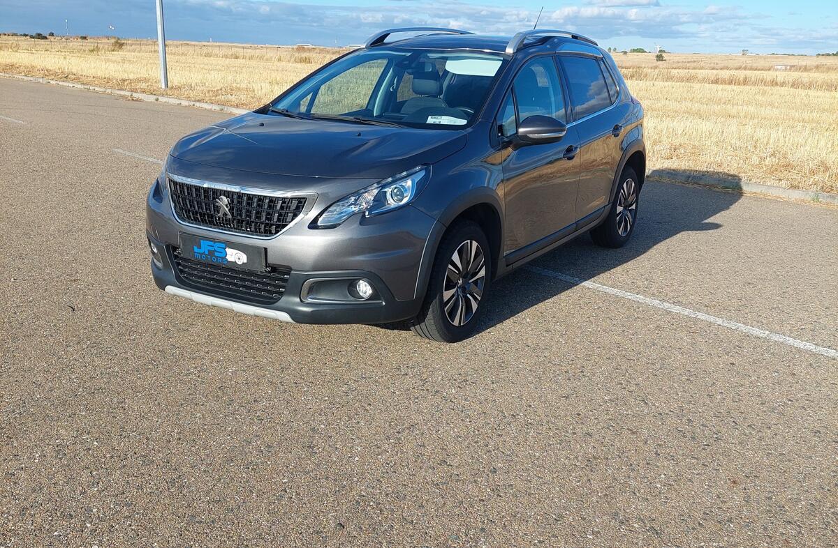 PEUGEOT 2008 1.2 PureTech Allure