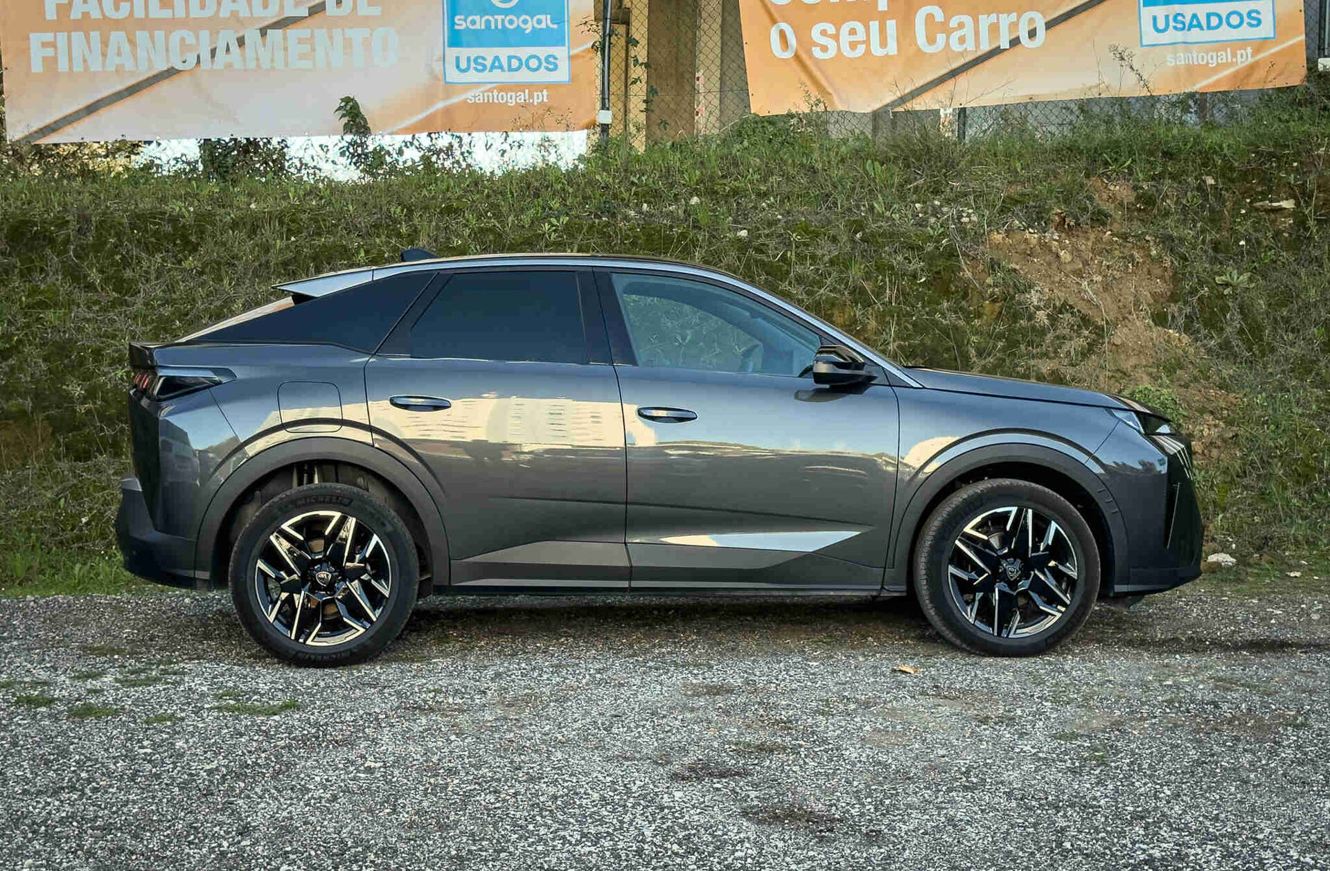 PEUGEOT 3008 1.2 Hybrid Allure e-DCS6