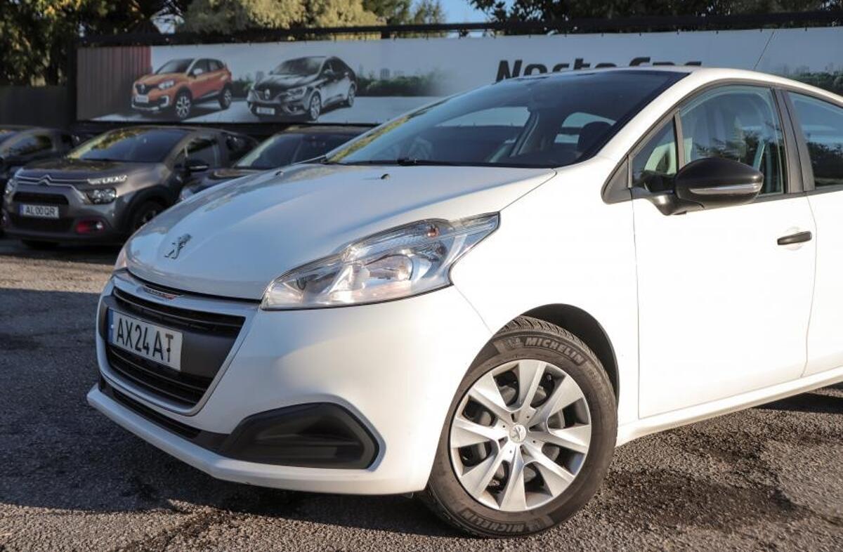 PEUGEOT 208 1.6 BlueHDi Style