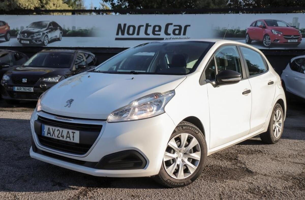 PEUGEOT 208 1.6 BlueHDi Style