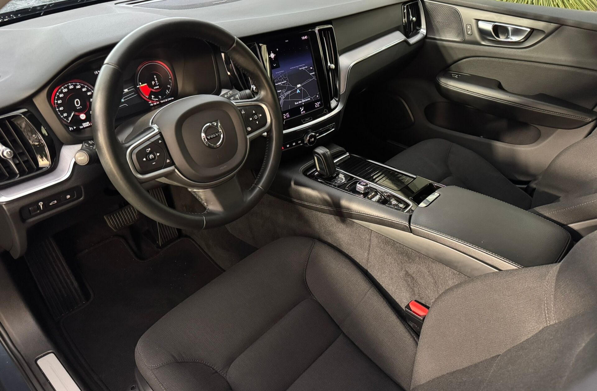 VOLVO V60 2.0 T6 AWD TE R-Design Expression