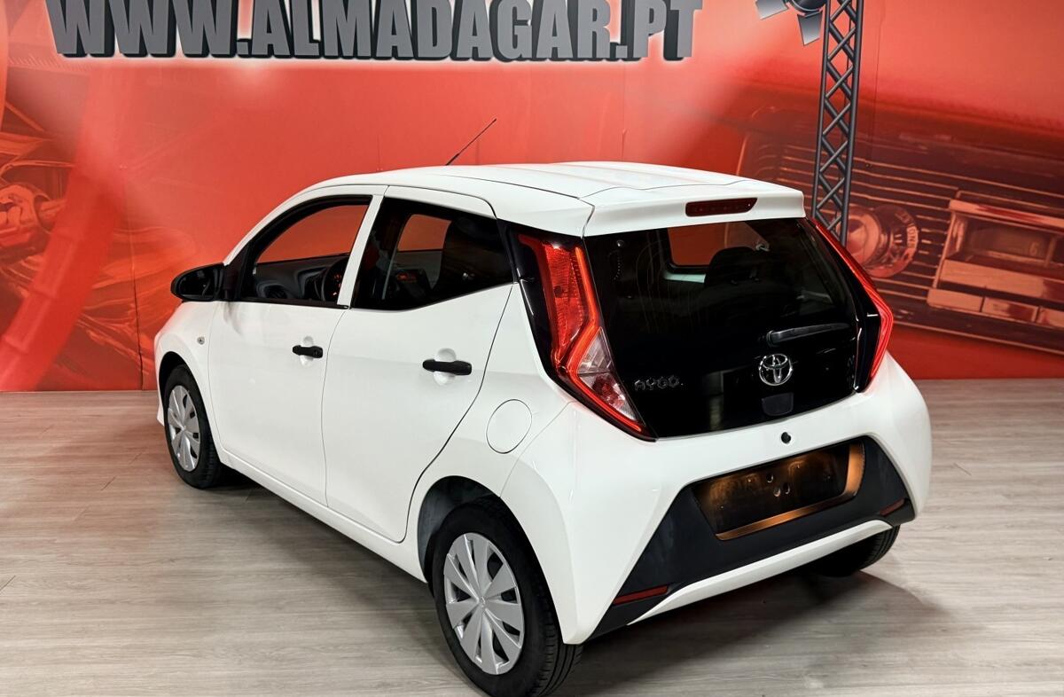 TOYOTA Aygo 1.0 X