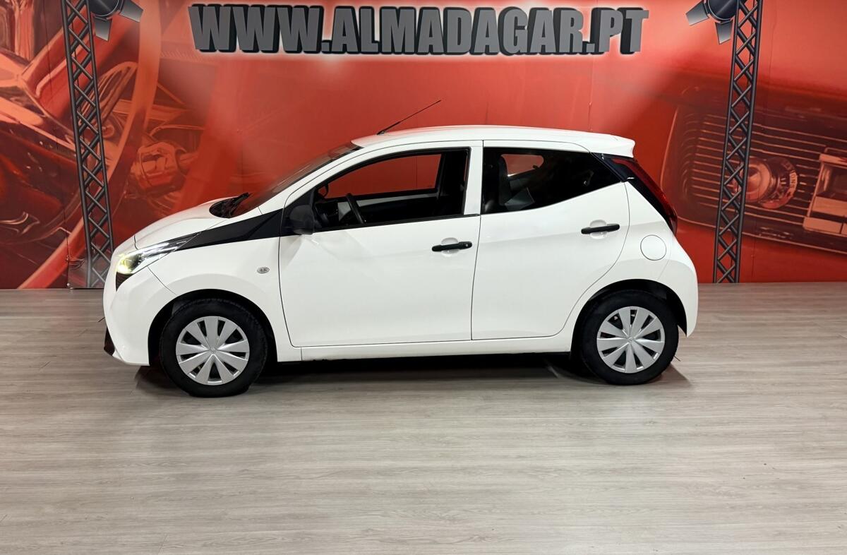 TOYOTA Aygo 1.0 X