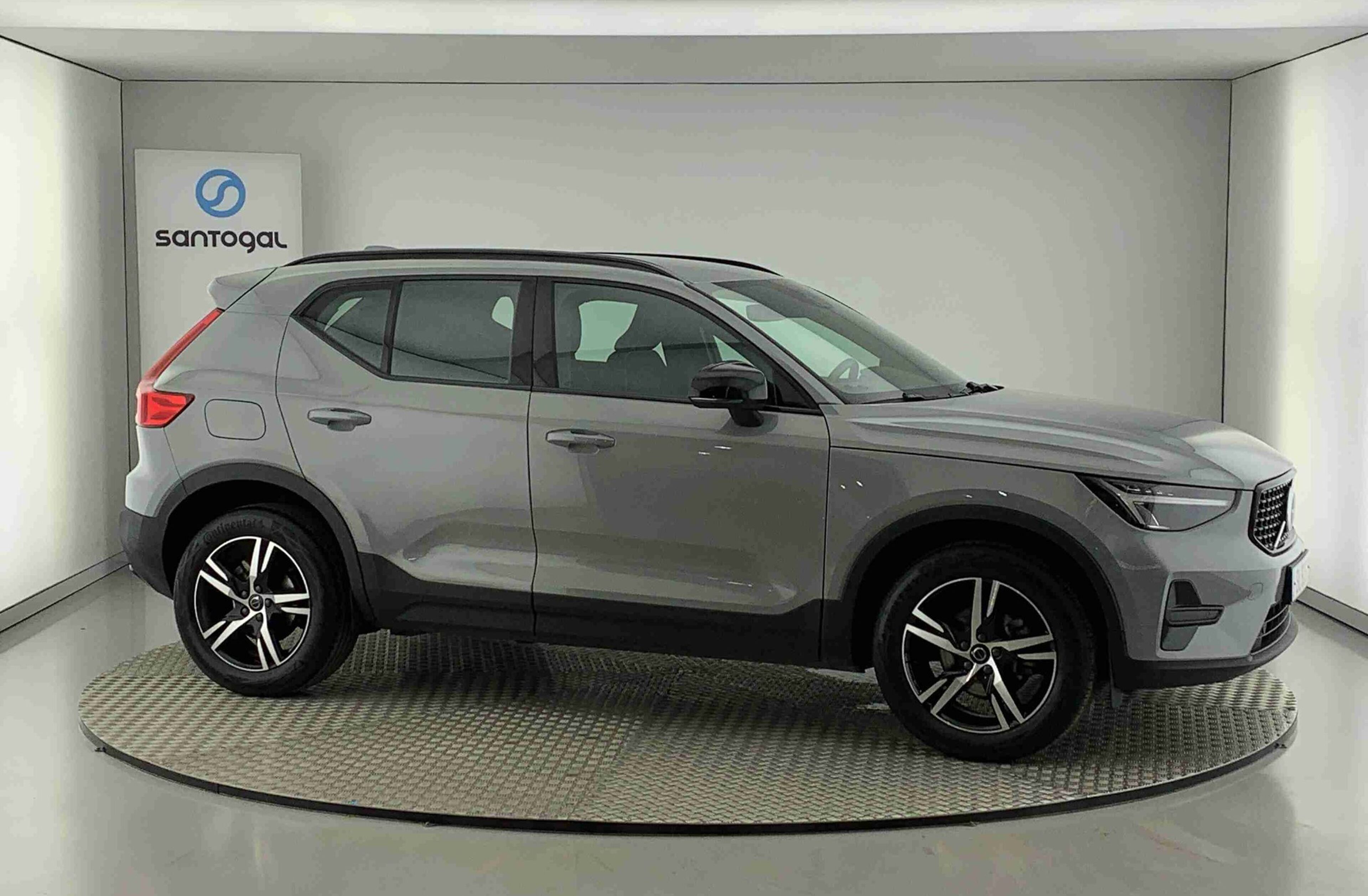 VOLVO XC40 1.5 T2 Plus Dark Auto