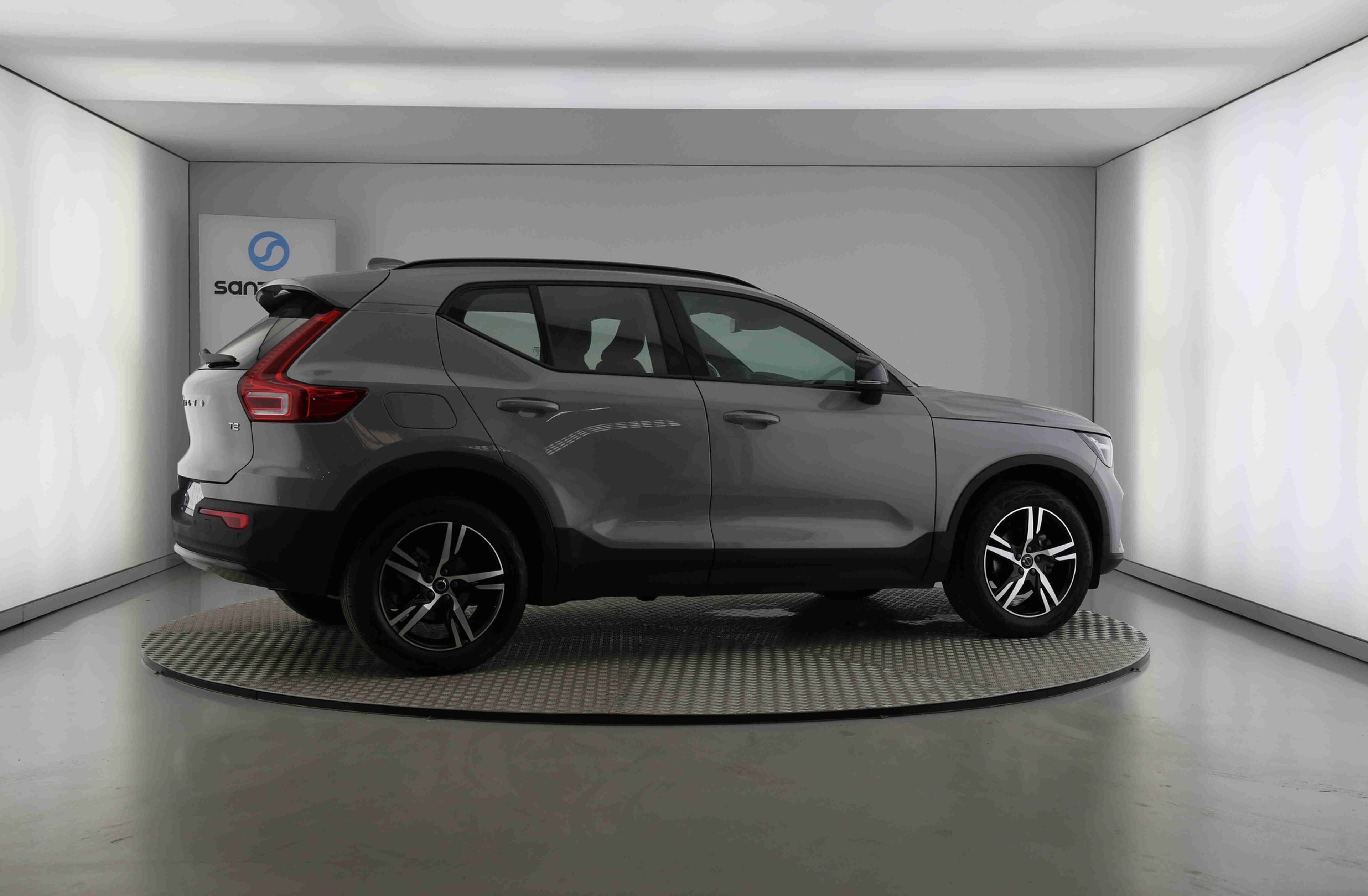VOLVO XC40 1.5 T2 Plus Dark Auto