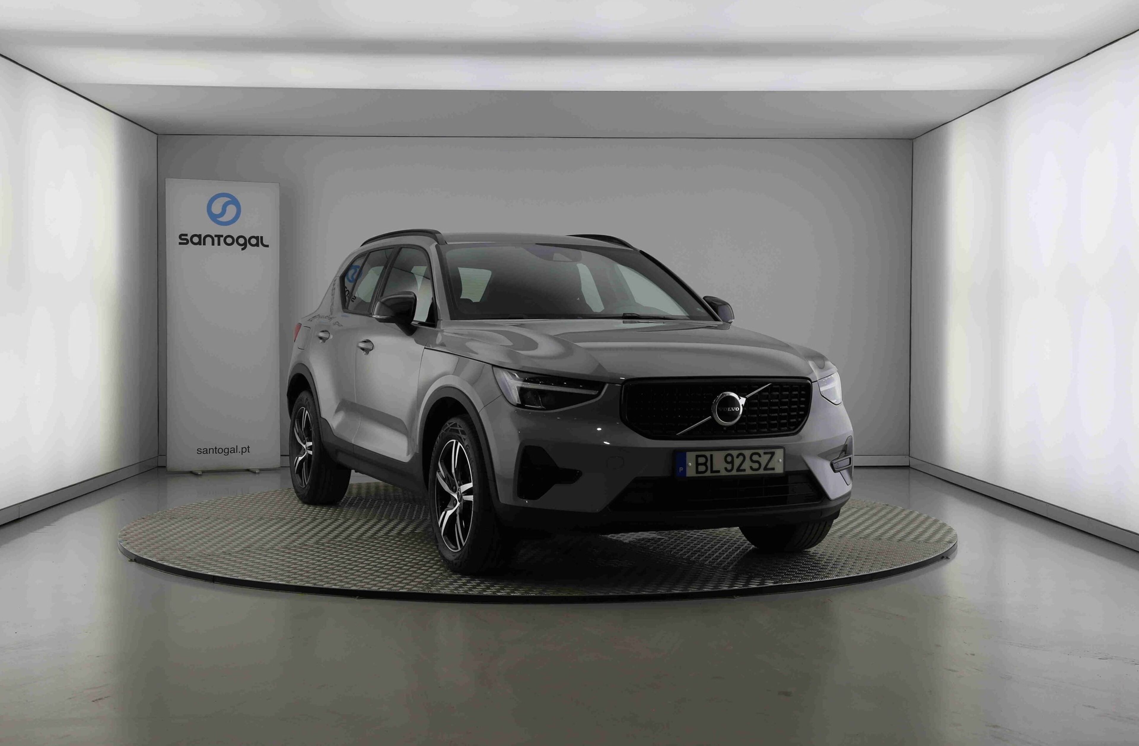 VOLVO XC40 1.5 T2 Plus Dark Auto
