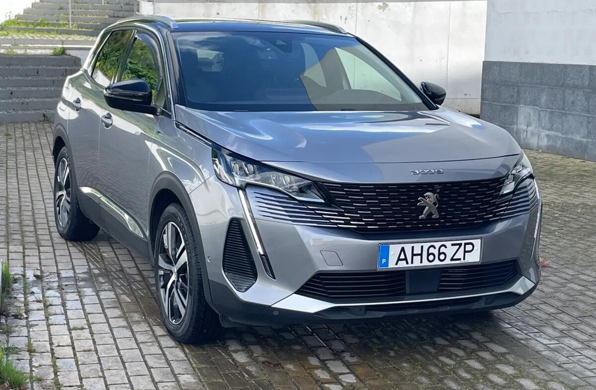 PEUGEOT 3008 1.6 Hybrid4 Allure e-EAT8