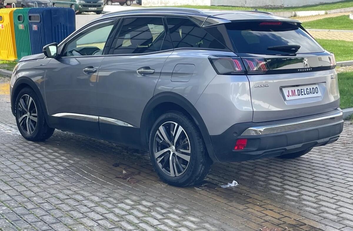 PEUGEOT 3008 1.6 Hybrid4 Allure e-EAT8