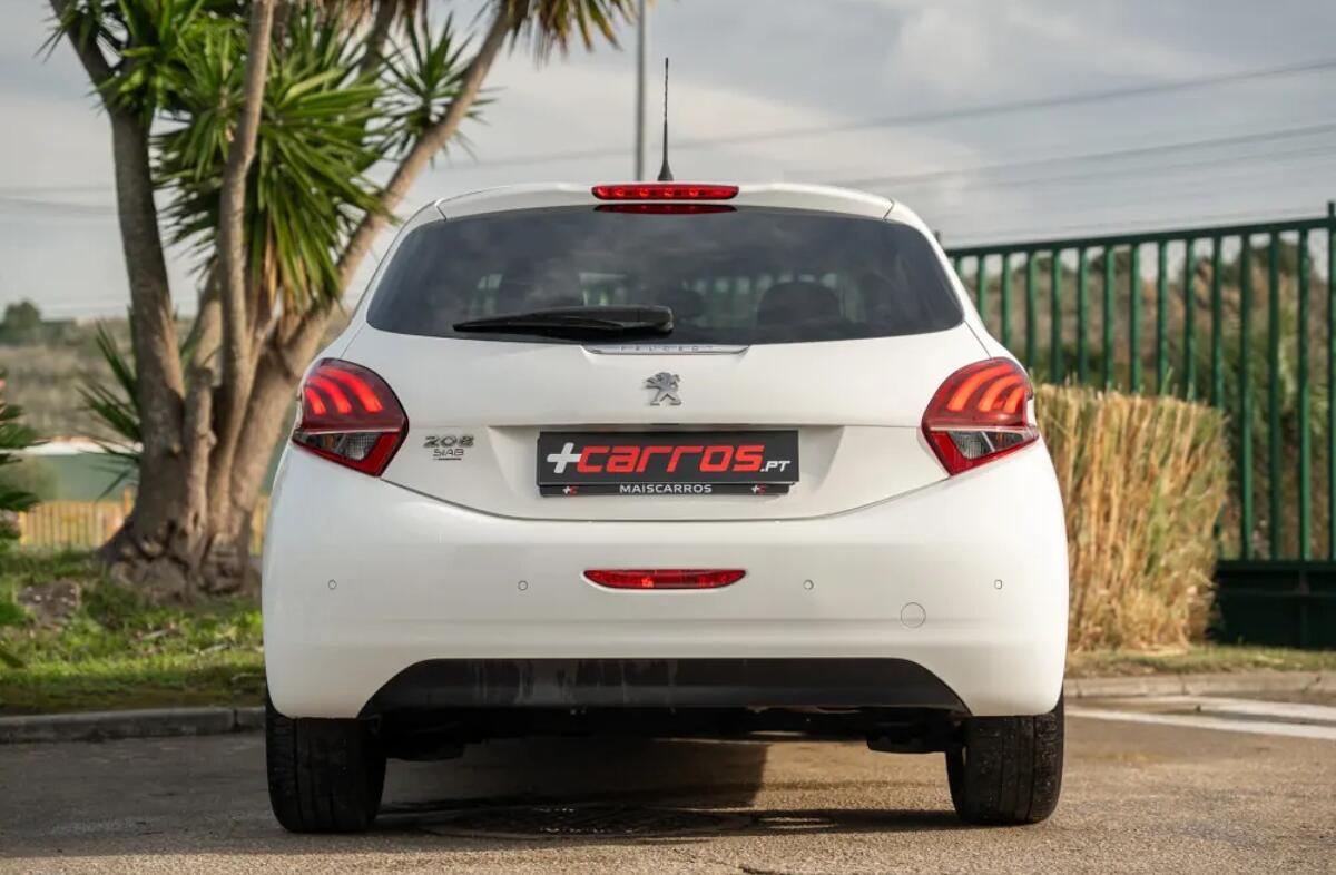 PEUGEOT 208 1.2 PureTech Allure