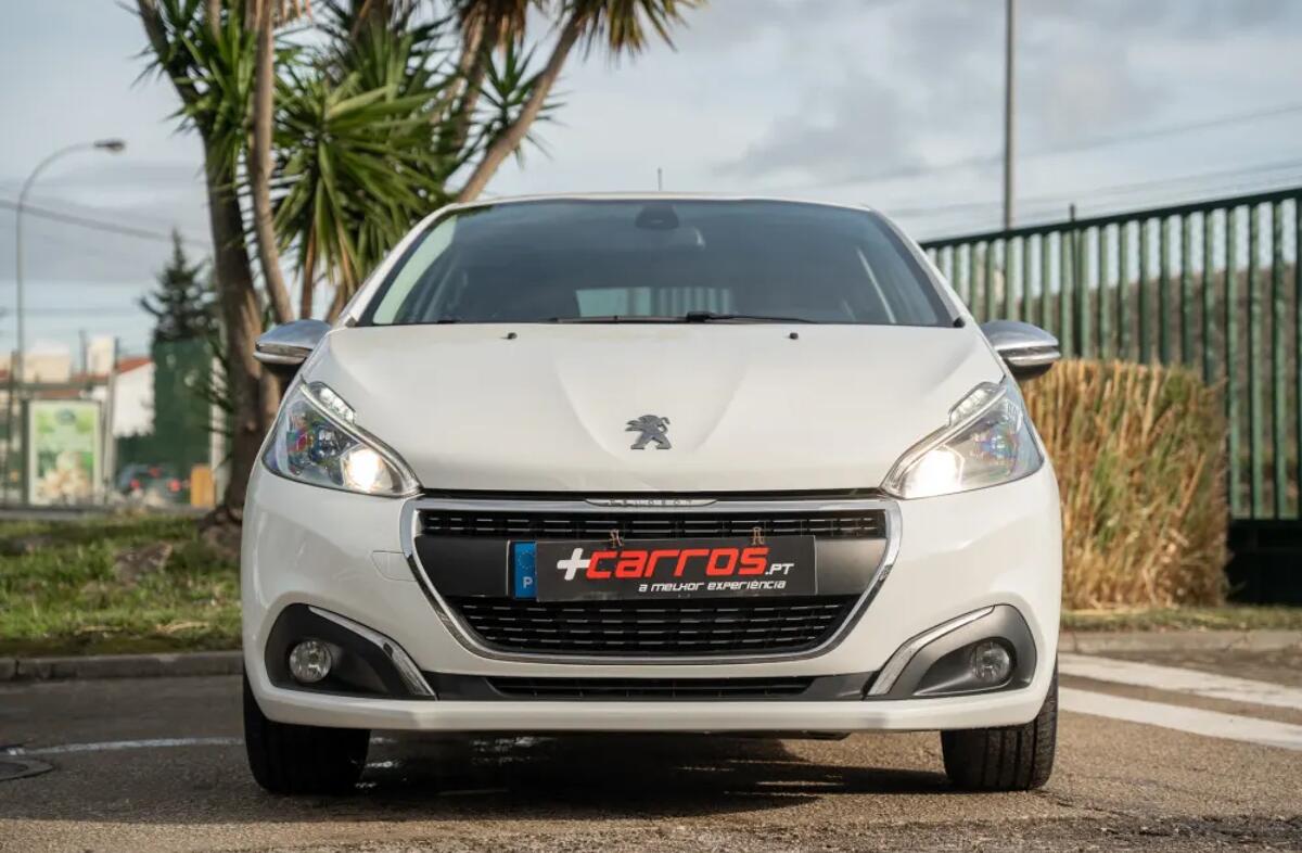 PEUGEOT 208 1.2 PureTech Allure