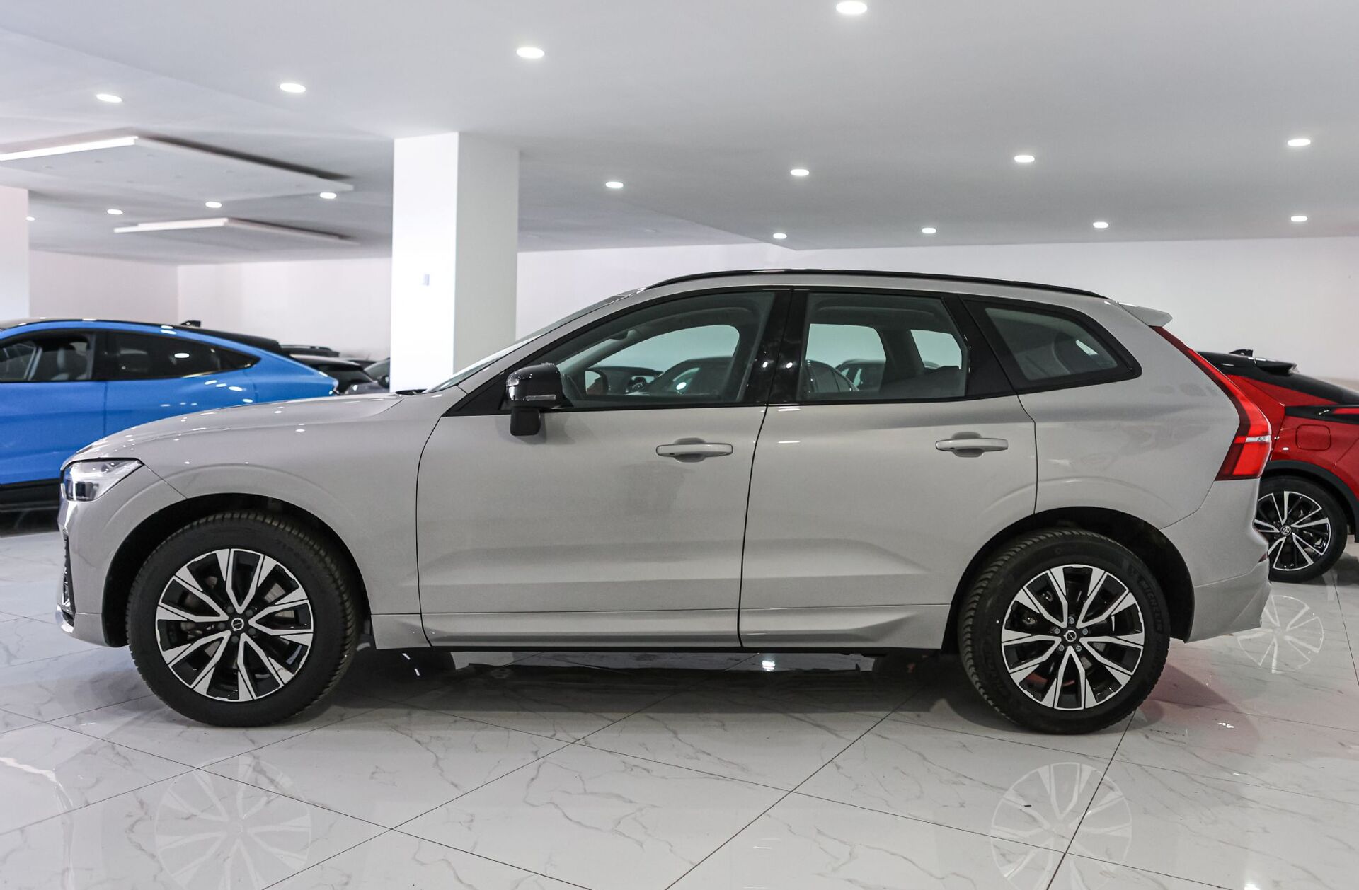 VOLVO XC60 2.0 B4 Plus Dark