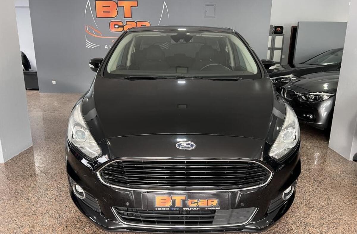 FORD S-MAX 2.0 TDCi Titanium Powershift