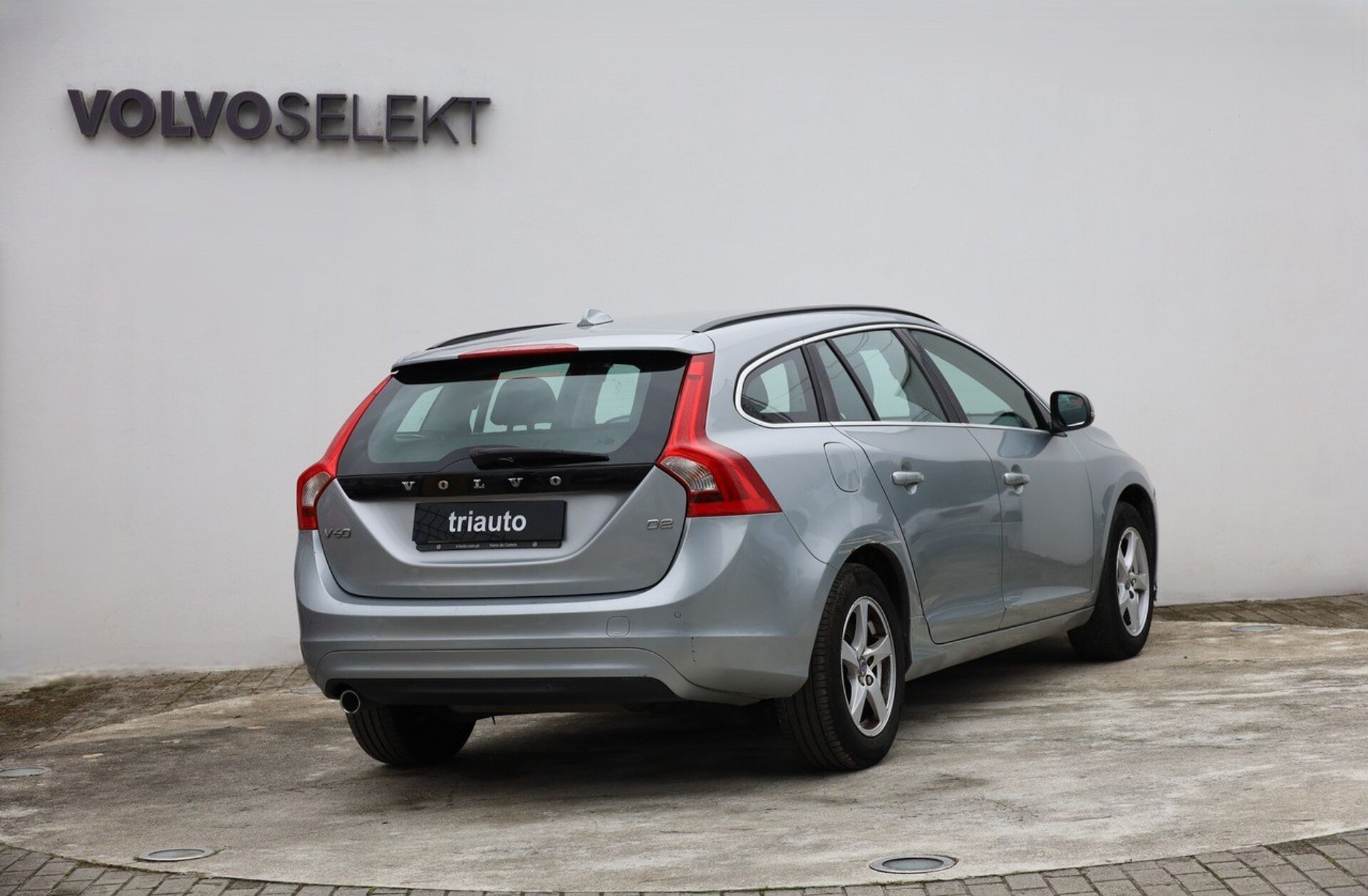 VOLVO V60 2.0 D2 Momentum Geartronic