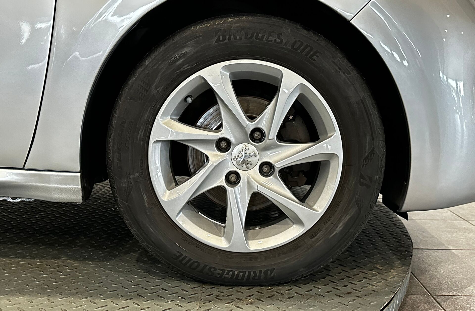 PEUGEOT 208 1.4 HDi Allure