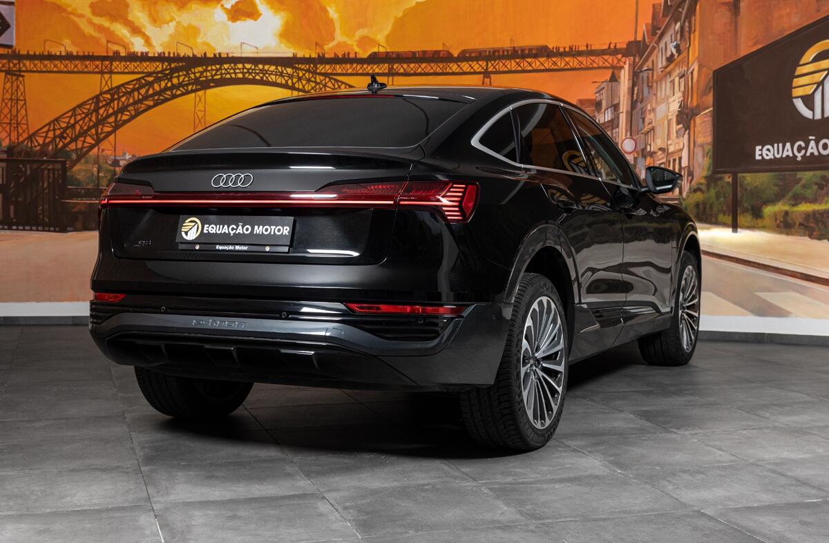 AUDI Q8 55 quattro Advanced