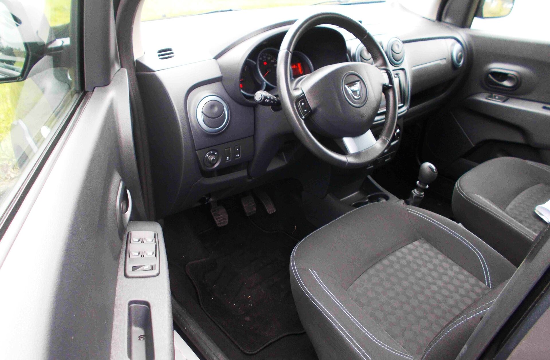 DACIA Lodgy 1.5 dCi Stepway 7L